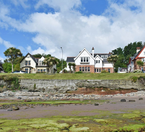 Big Beach House in Whiting Bay, on the Isle of Arran, sleeps 18 people