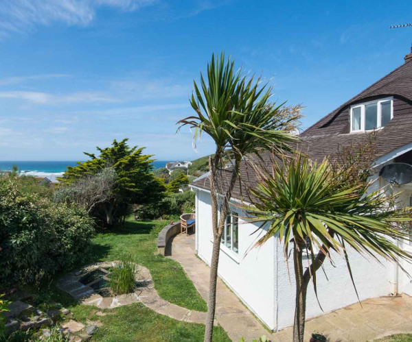 Blue Seas in Mawgan Porth, Cornwall, sleeps 11 people