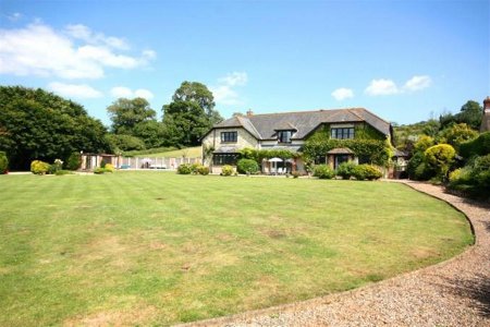 Spend time in the garden at Boshill House in Lyme Regis