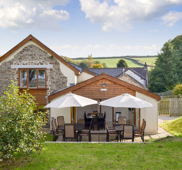 Buckland Barn in Buckland Brewer, near Great Torrington, Devon, sleeps