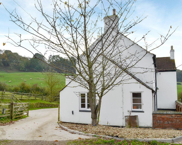 Hill Farm in Harby, Leicestershire, is a holiday cottage sleeping 10 people in 6 bedrooms