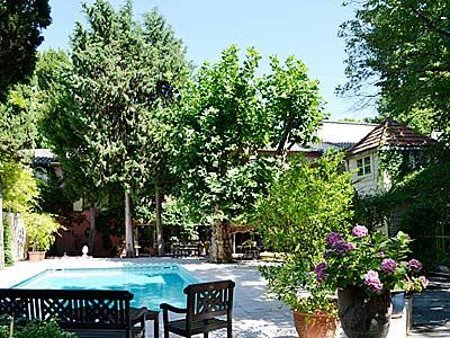 La Maison du Jardin in Marsillargues, Hérault, in the south of France, sleeps 18 people