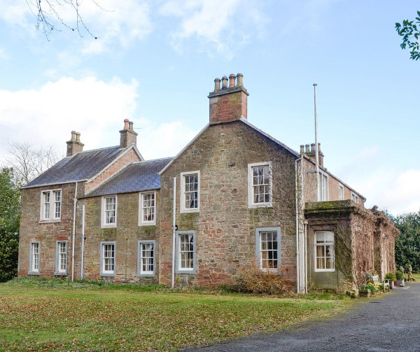 Rosemount House in Blairgowrie, Perth and Kinross, sleeps 16 people