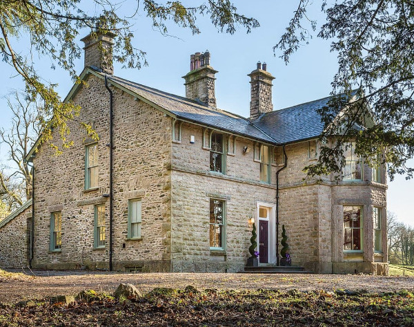 Ross Lodge in Barrows Green, near Kendal, is a pet friendly cottage sleeping 14 people