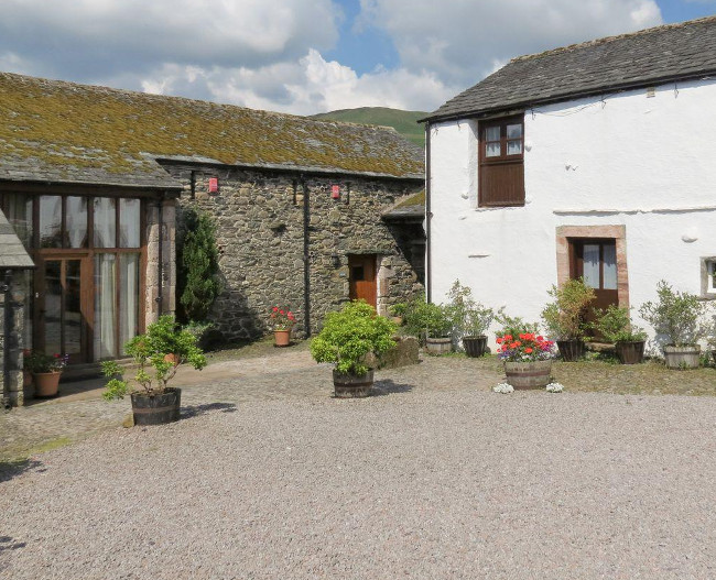 The Garth in Mungrisdale near Threlkeld is a rural holiday cottage sleeping 8 people