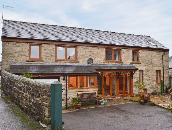 Trinity Stables in Buxton is a holiday cottage sleeping 8 people