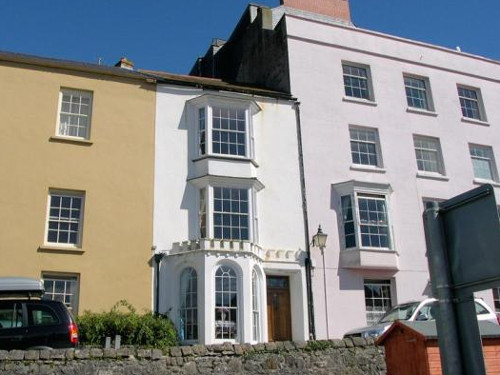 White House in Tenby is a Georgian house which sleeps 8 people